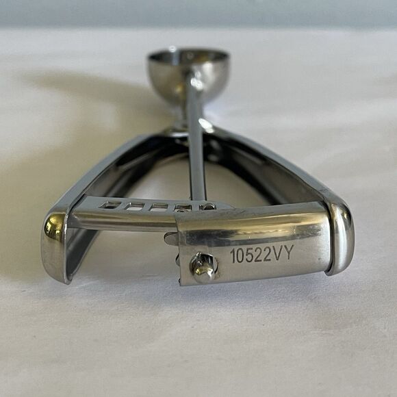 Vollrath Stainless Steel Round 3/8 Oz. #100 47161 Squeeze Disher Ice Cream Scoop - Picture 3 of 5